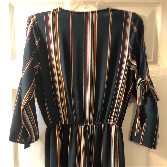 Beautiful Striped Jumpsuit size Medium - Picture 9 of 11